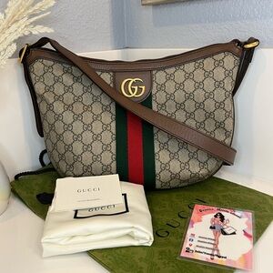❌SOLD❌🎀 GUCCI 
GG Supreme Monogram Web Small Ophidia Half Moon Hobo Brown